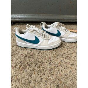 Nike Court Borough Low 2 Youth 4Y Sneakers White/Teal BQ5448-017 athletic Shoes